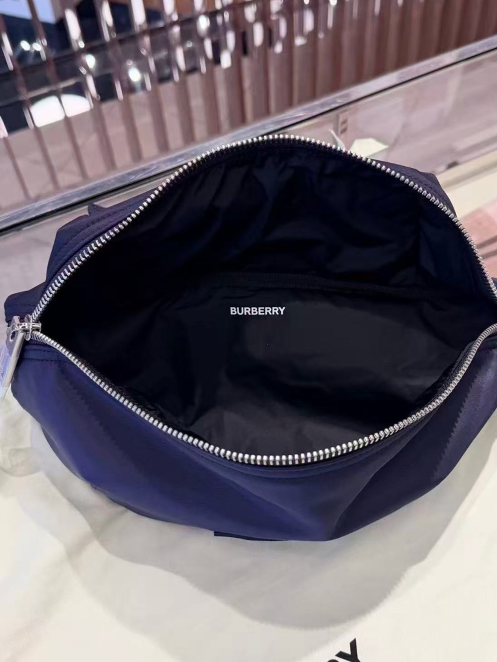 Burberry Navy Zip bum bag New - Picture 5 of 8